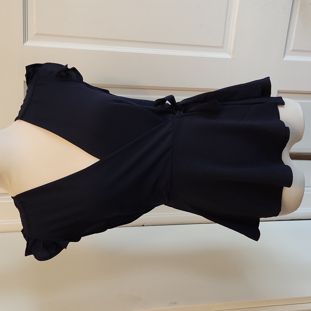 NWT flutter sleeve blouse